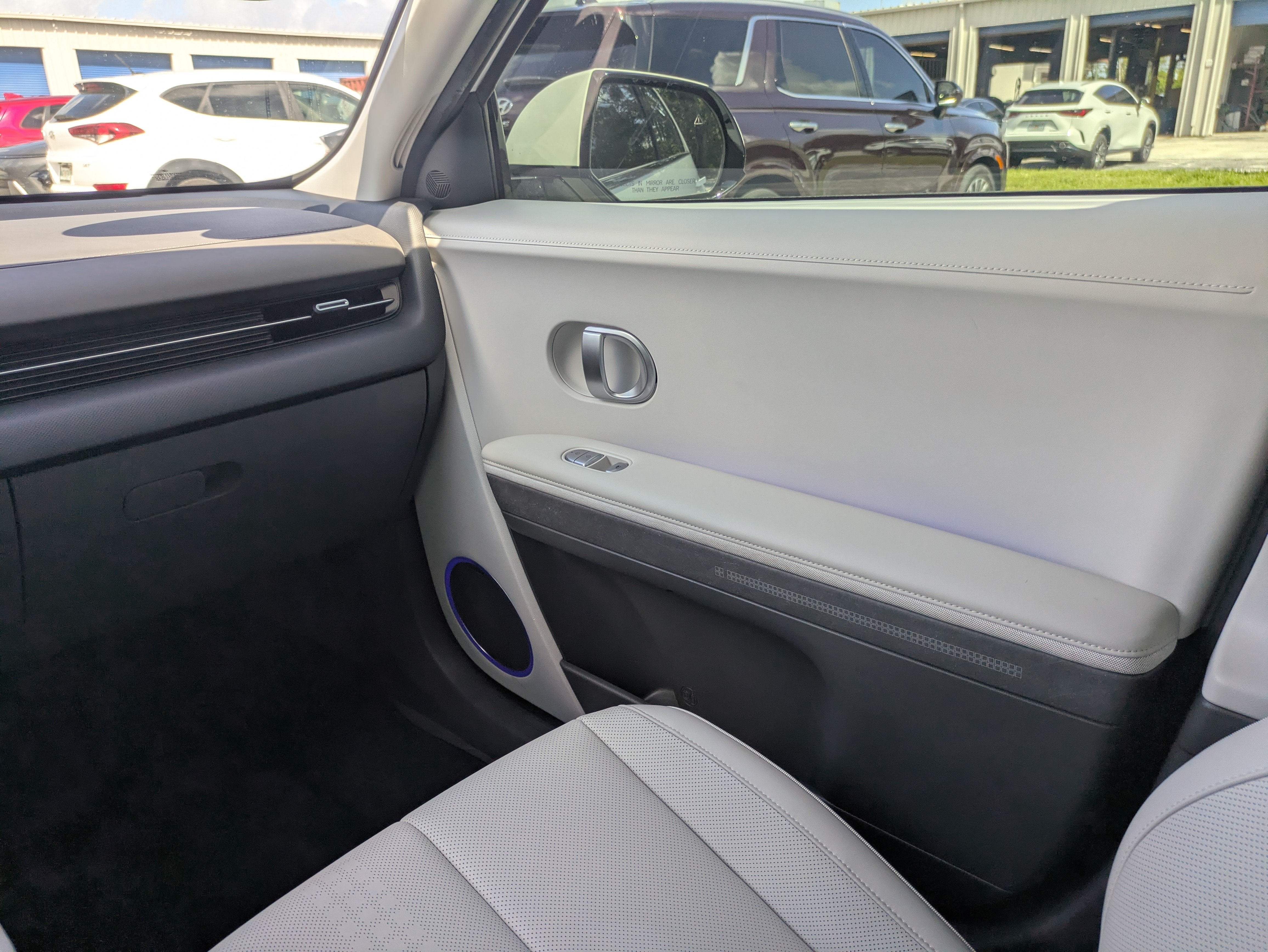 2024 Hyundai IONIQ 5 Limited - Photo 18
