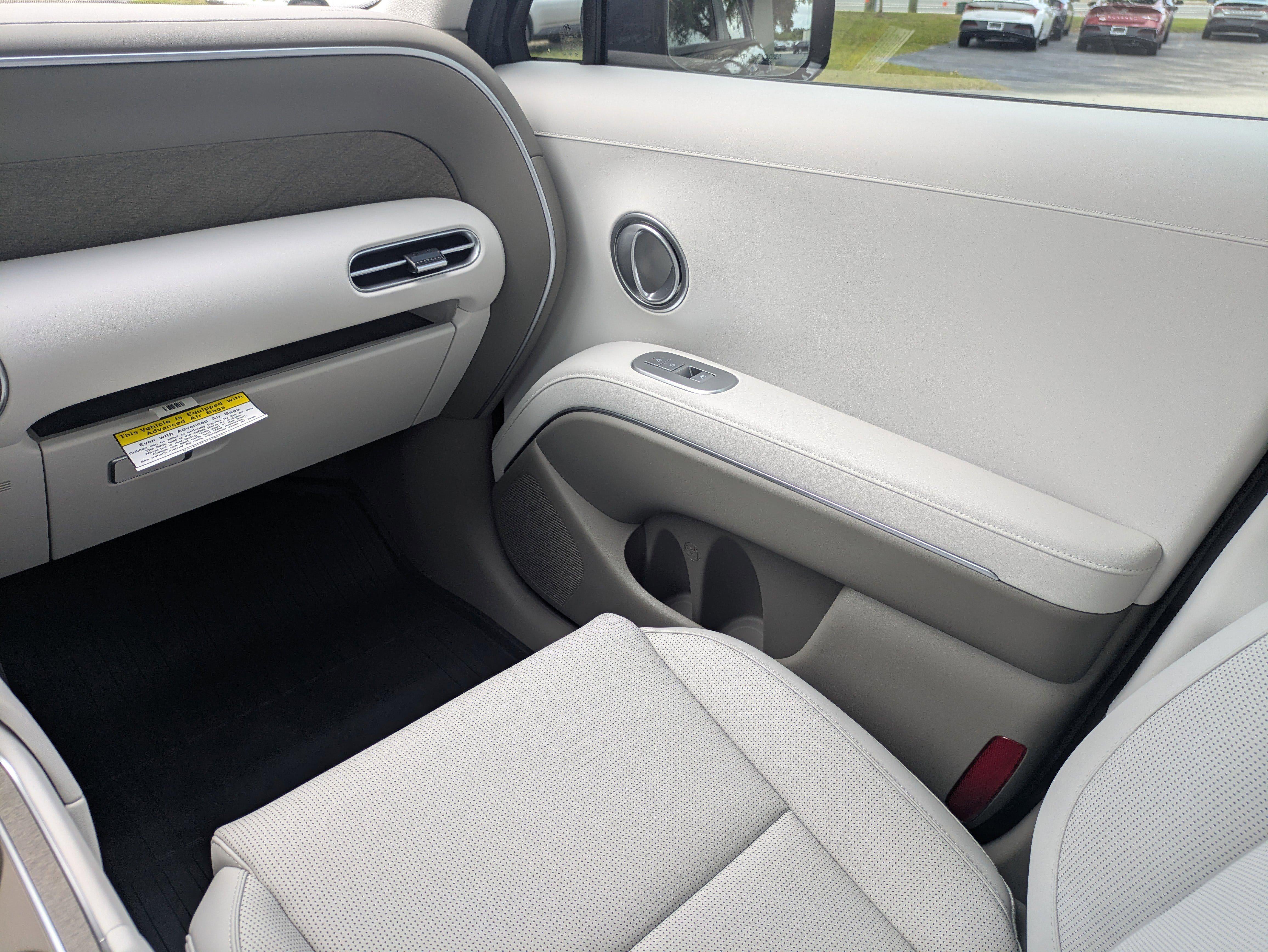 2026 Hyundai PALISADE HYBRID SEL Premium 8P