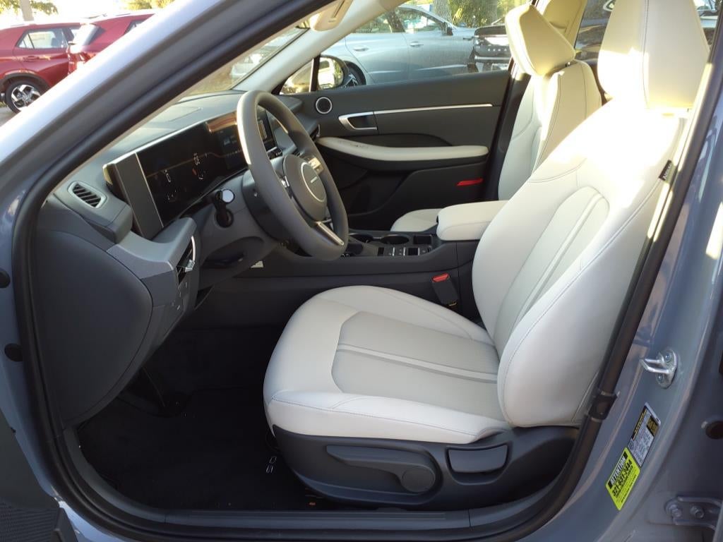 2025 Hyundai SONATA SE