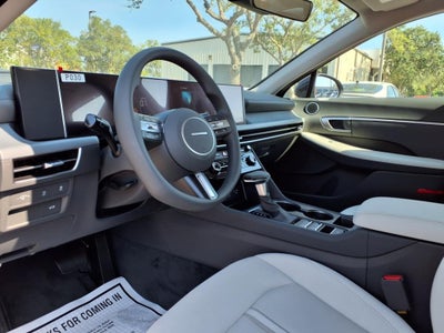 2025 Hyundai SONATA SE