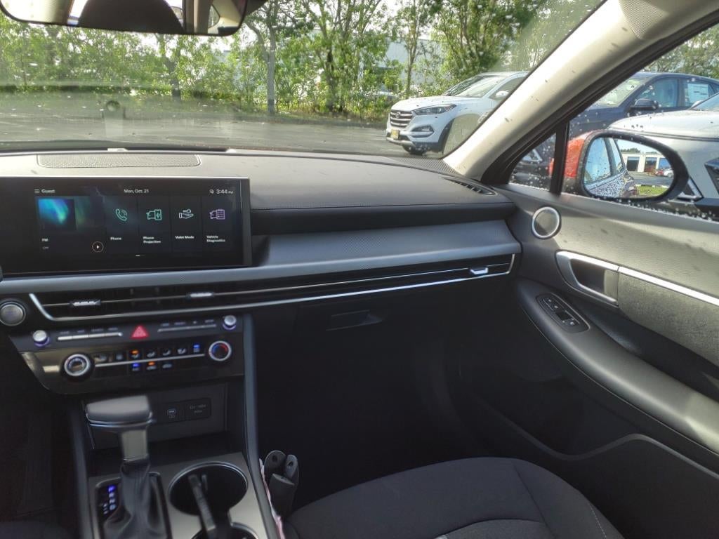 2025 Hyundai SONATA SE