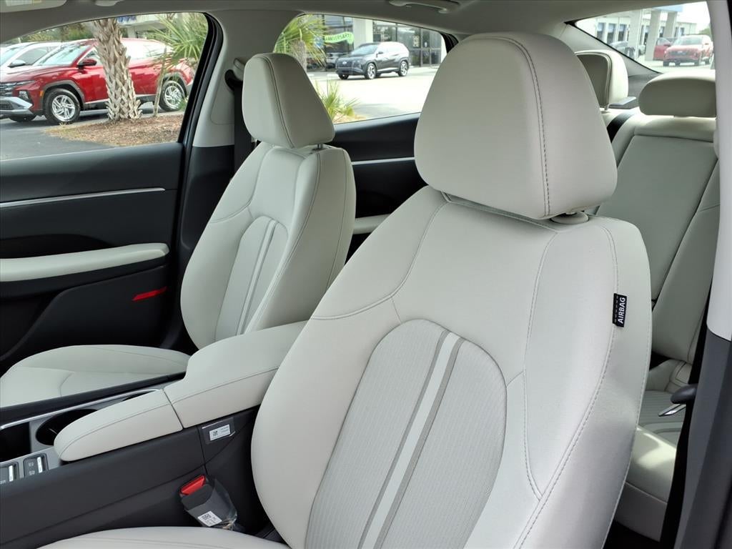 2026 Hyundai SONATA HYBRID SEL