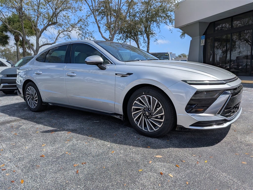 2026 Hyundai SONATA HYBRID SEL
