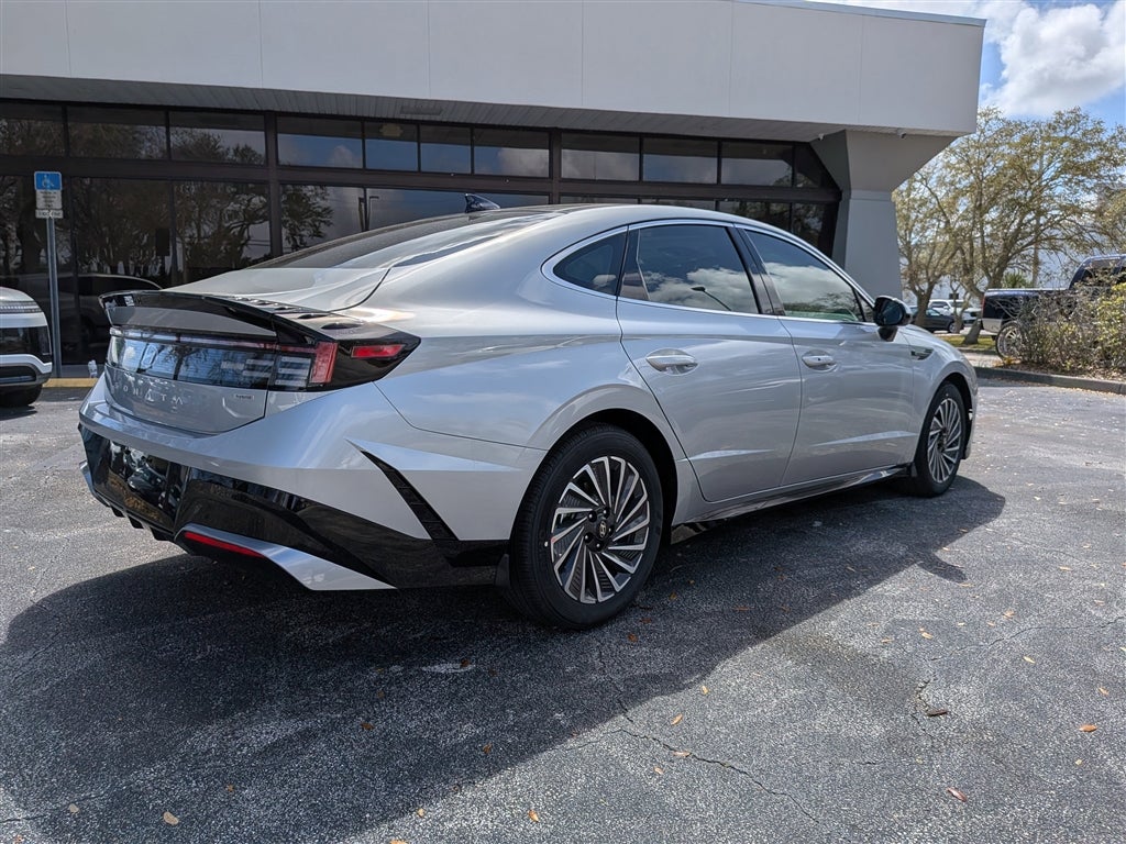 2026 Hyundai SONATA HYBRID SEL