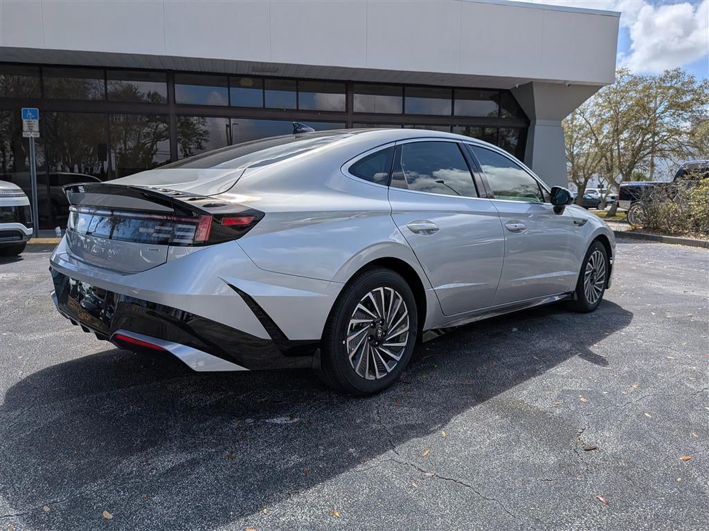 2026 Hyundai SONATA HYBRID SEL