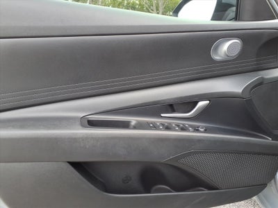 2021 Hyundai ELANTRA SE