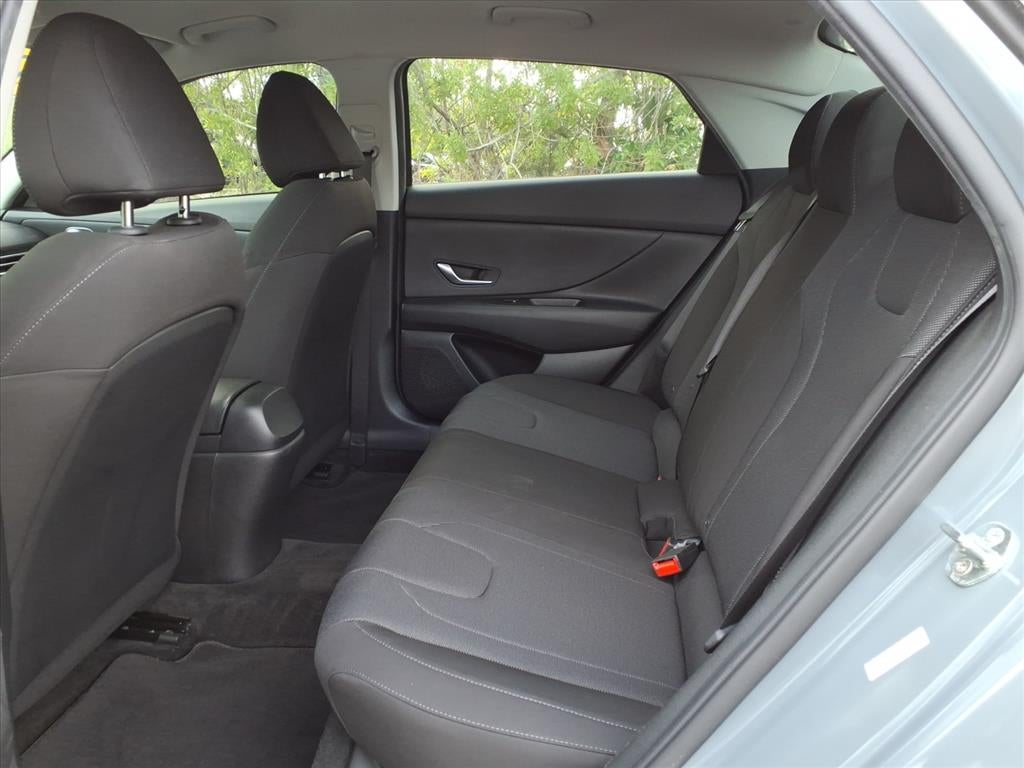 2021 Hyundai ELANTRA SE