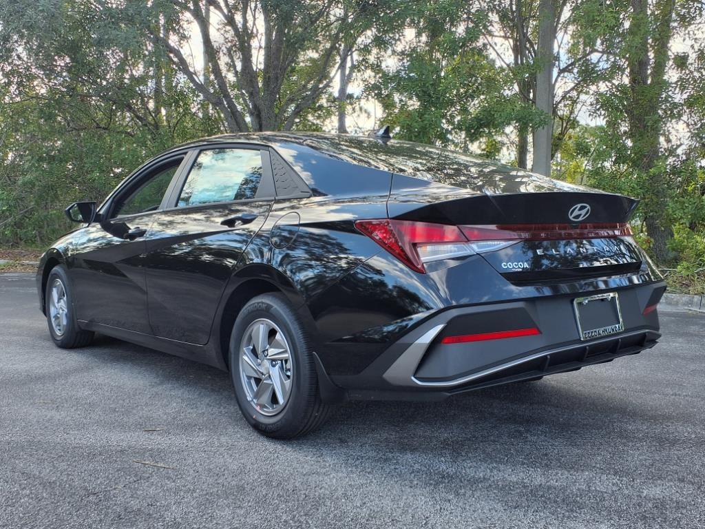 2025 Hyundai ELANTRA SE