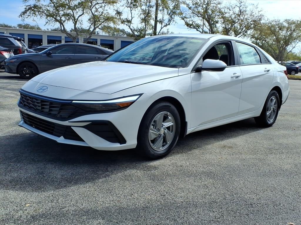 2026 Hyundai ELANTRA SE