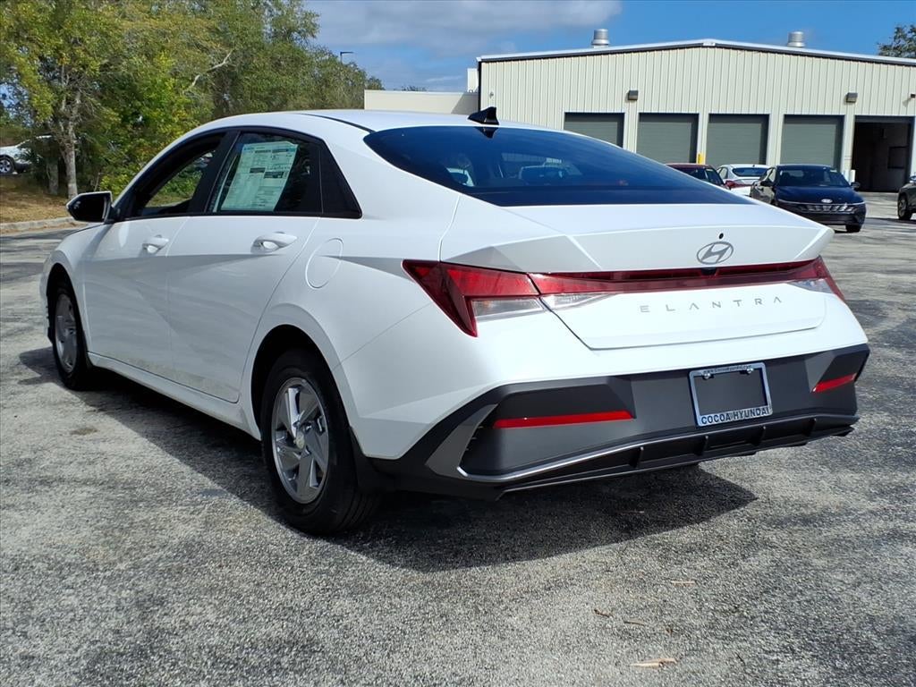 2026 Hyundai ELANTRA SE