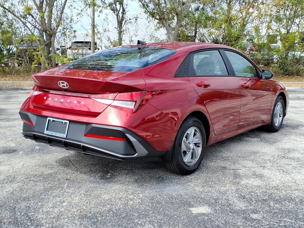 2026 Hyundai ELANTRA SE