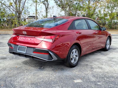 2026 Hyundai ELANTRA SE