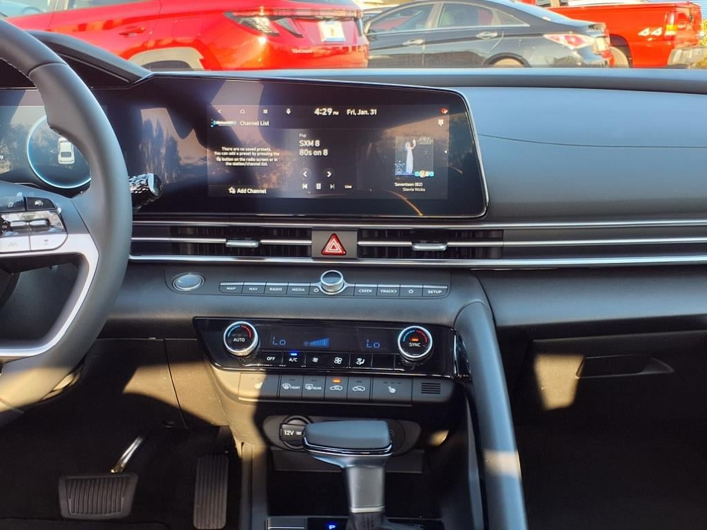 2025 Hyundai ELANTRA Limited