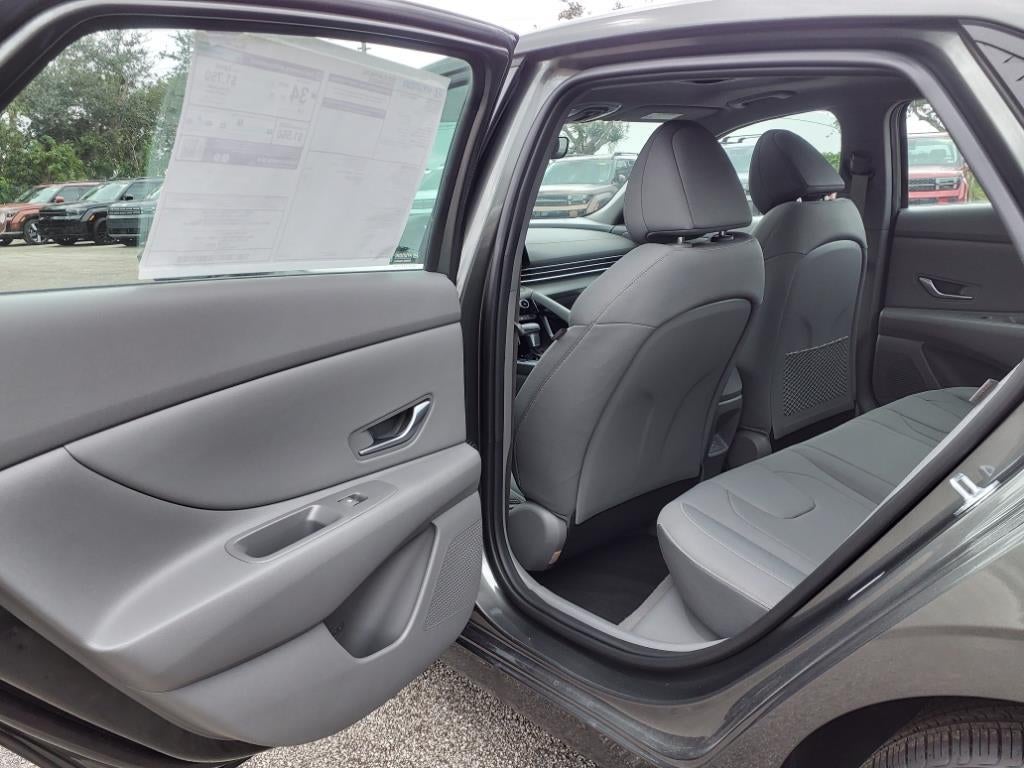 2025 Hyundai ELANTRA SEL Convenience