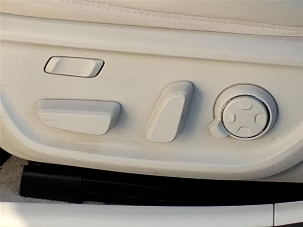 2019 Genesis G70 3.3T Design