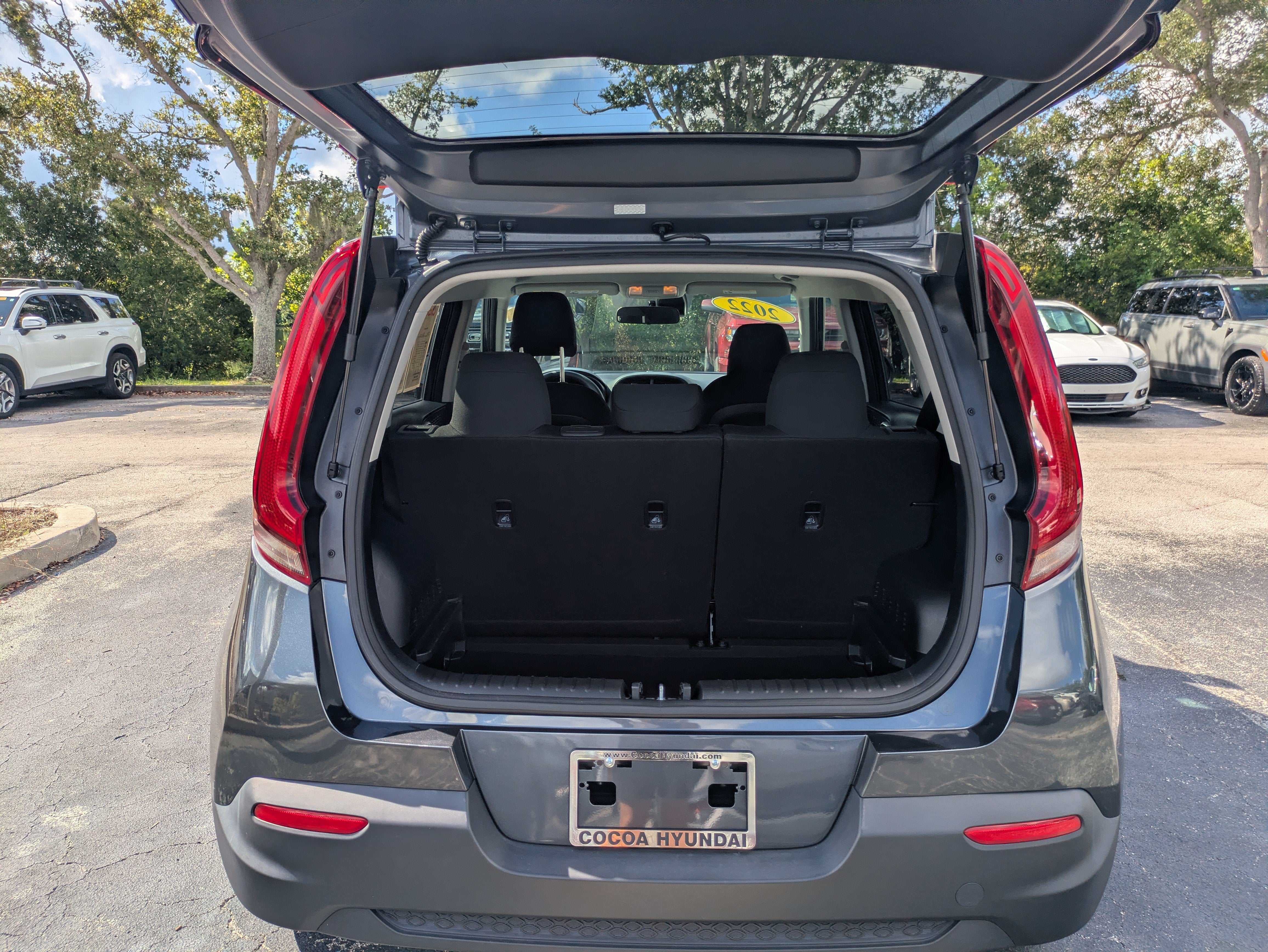 2022 Kia Soul LX - Photo 14