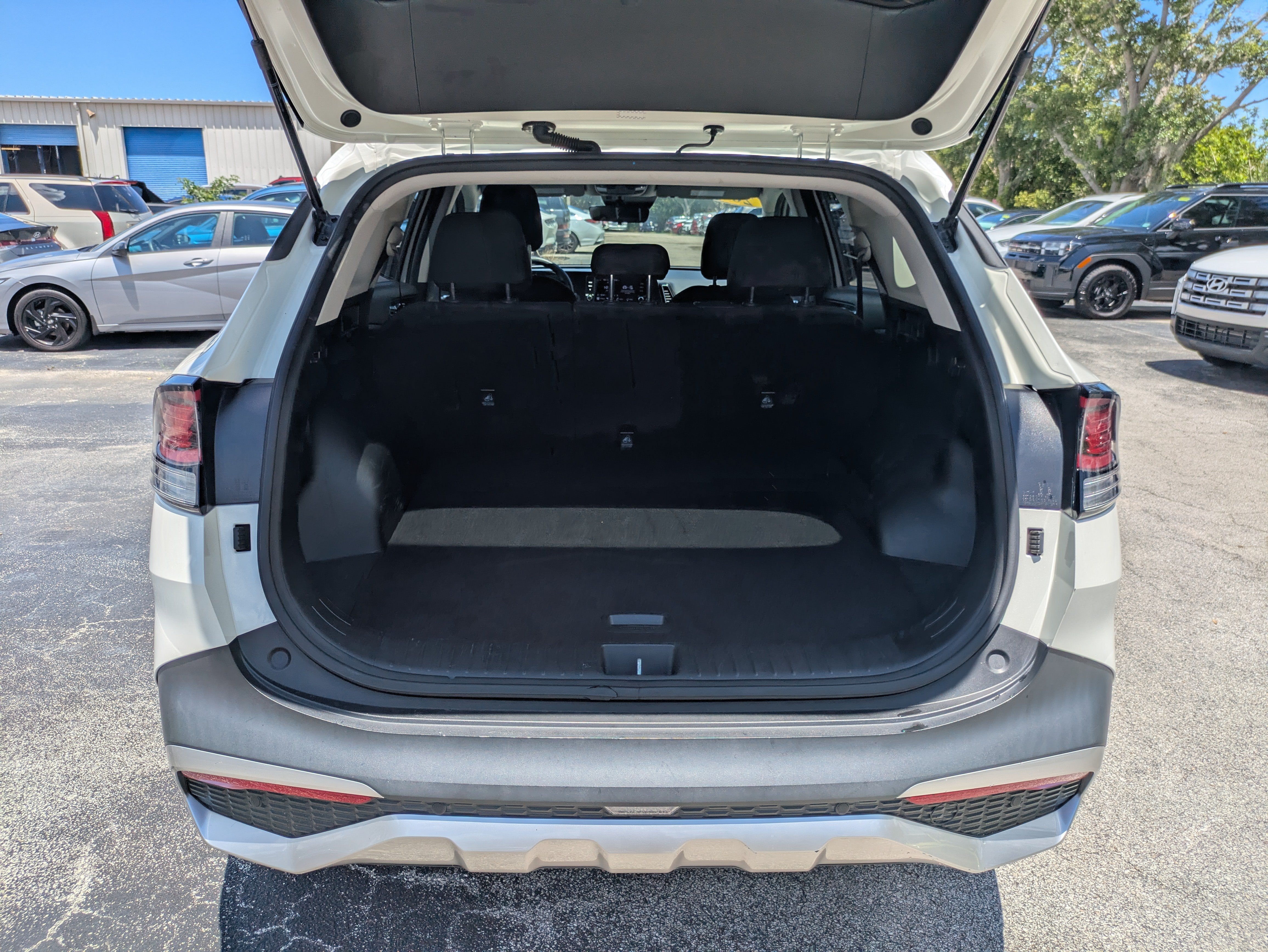 2023 Kia Sportage Hybrid LX